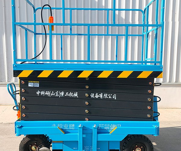 白银自行走升降机